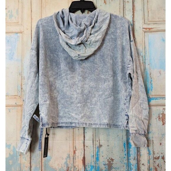 Blanknyc Womens Size M Light Blue Long Sleeve Pullover Denim Hooded Sweatshirt - Picture 3 of 11